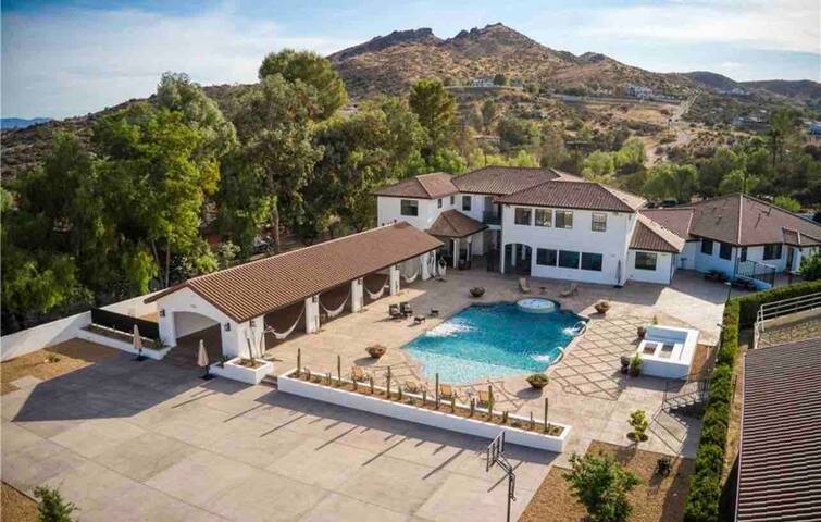 Hacienda Style. “Casa de La Bonita” gallery image 3