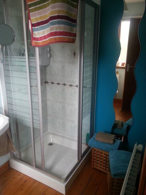 en-suite shower room