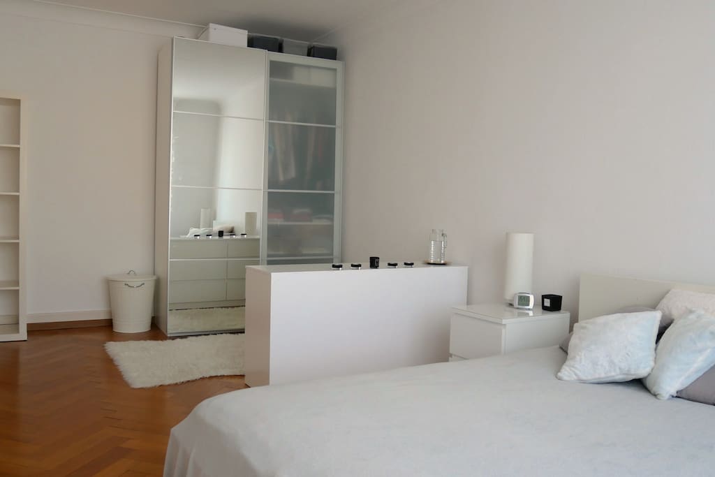 The bedroom with the king size bed 160cmx200cm. (view from the window side).