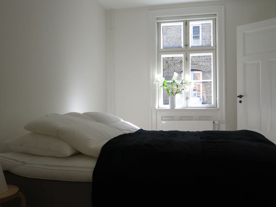 the bedroom - queensize bed