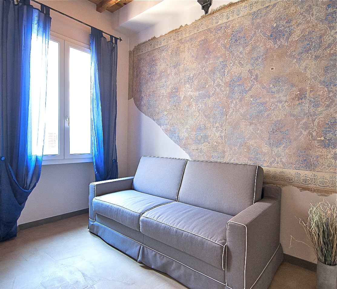 Top Airbnb: The Divine Dwelling 'Beatrice' - Romantic Flat in Firenze