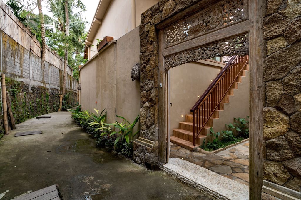 Dewi Gayatri Villa entrance