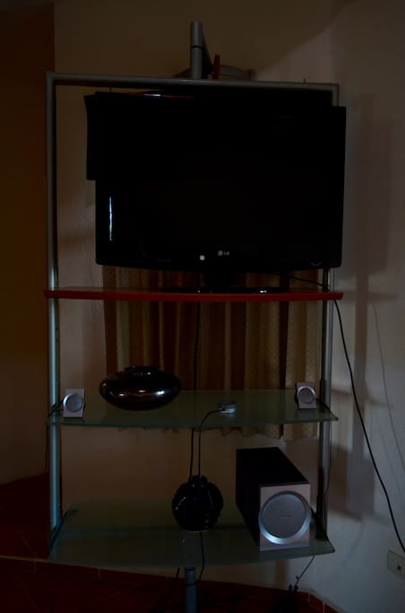 HDTV Flat screen with Bose sound system!