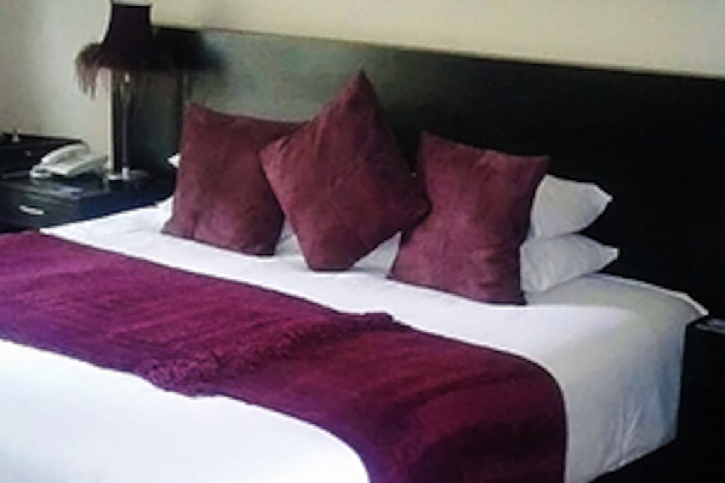 Guests can choose between king or twin beds.