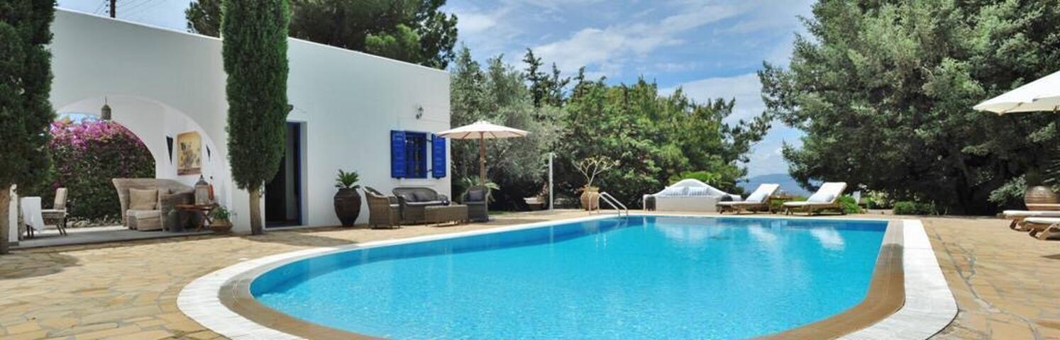 Blue Sapphire Luxury Villa with private pool gallery image 5