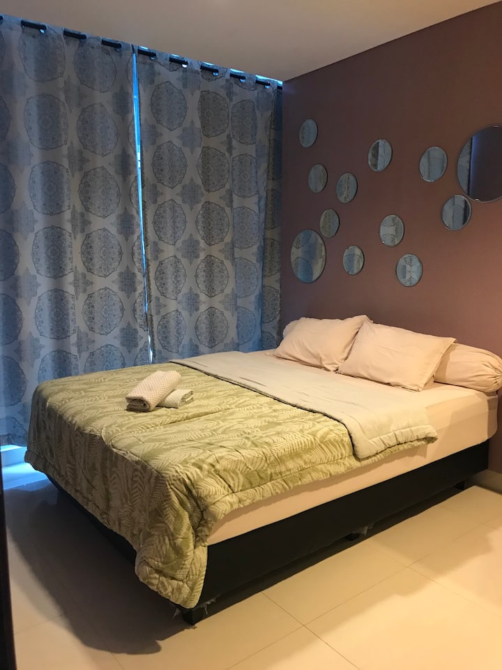Bedroom (queen size)