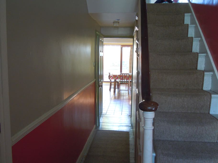 Not sure why I took this shot - to show off my newish paintwork and staircarpet I guess.