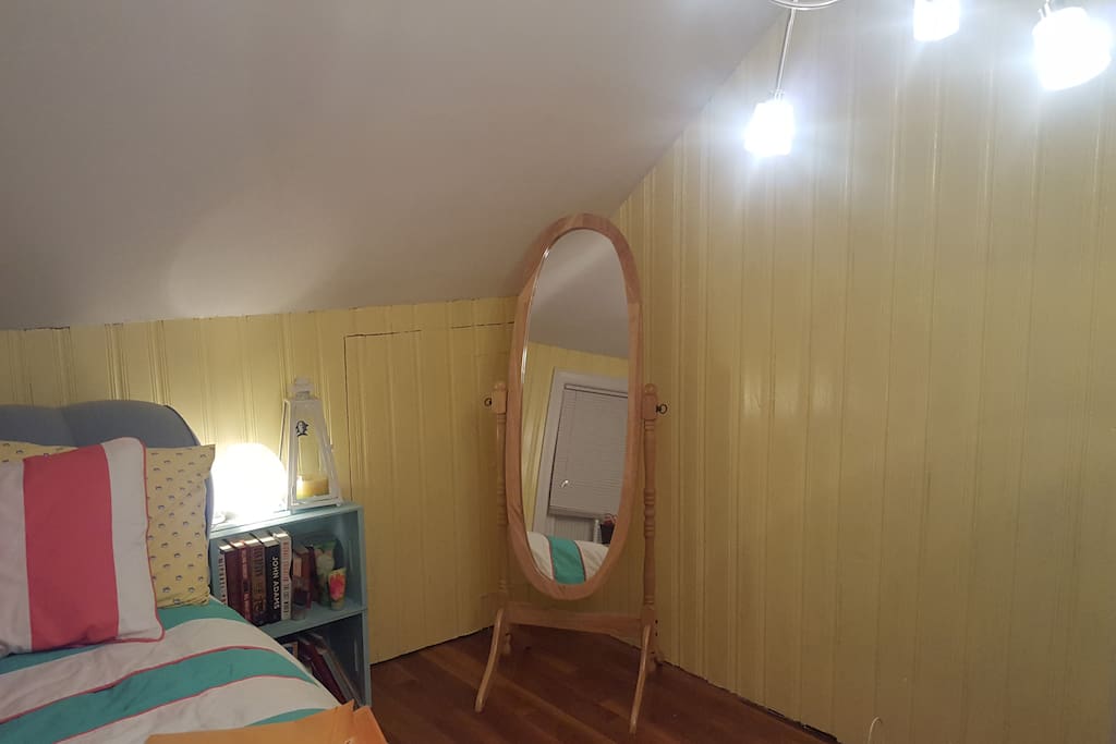 Guest Room, private.
