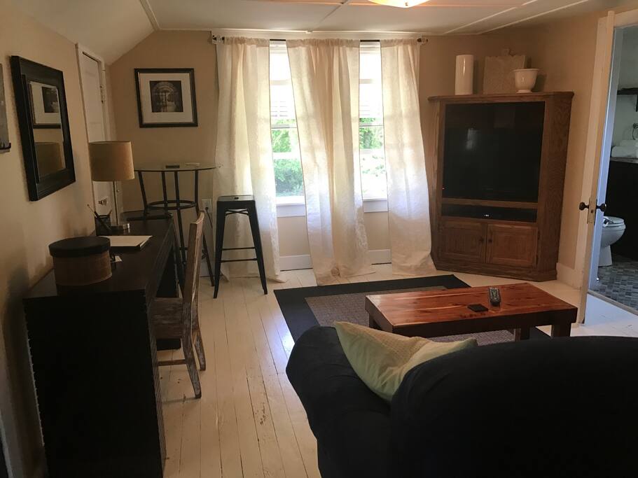 Large living space for your stay!!