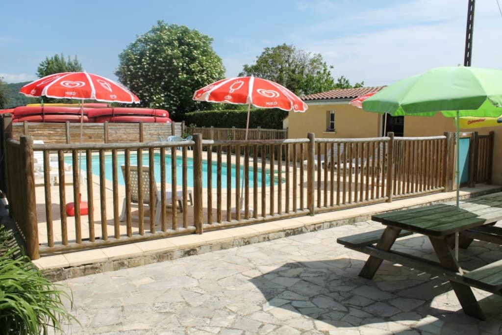 Terrasse côté piscine