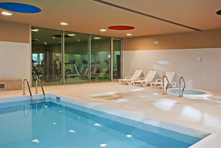 Luxury 2 + Pool + Sauna + Jacuzzi + Spa + Ginásio