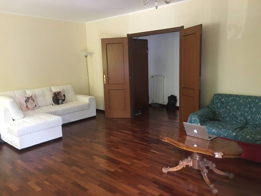 Ample living room with high speed Wi Fi