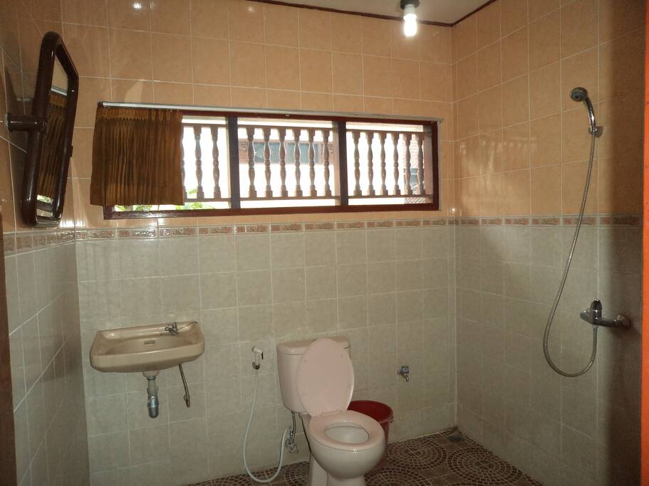 Clean & Dry Bath Room