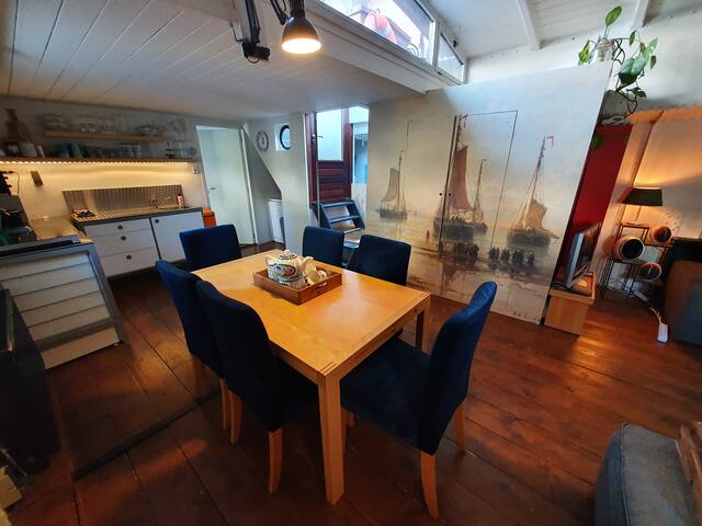 Ship’s hold on houseboat “Mizar” gallery image 2