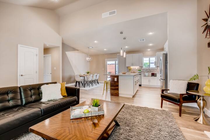 4BR Private Home with Pool gallery image 3