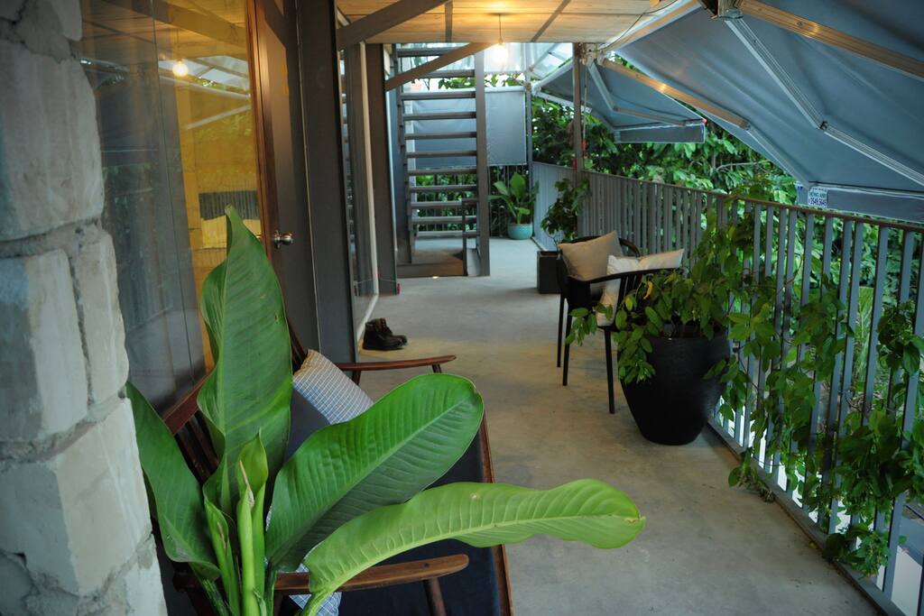 Common space to relax and do people watching