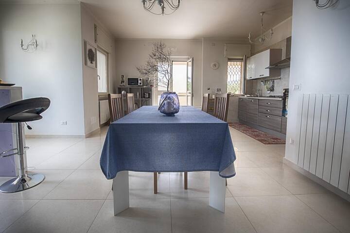 Elegante Appartamento Sul Gargano con Vista Mare gallery image 4