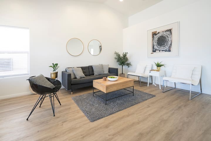 Clean, modern & spacious 3 bed/2 bath retreat