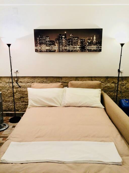 Comfortable Double Bed (unit 1)
