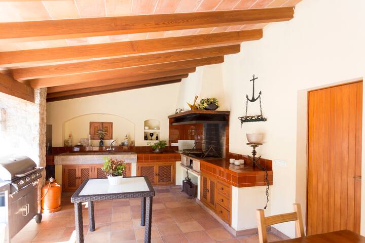 Aguait Villa 3 min walking beach private mountain gallery image 5