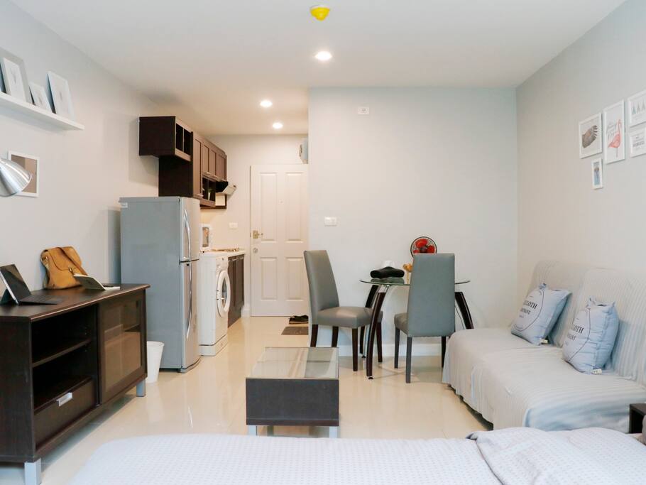 Fully Furnished, GREY SUBMARINE room is in good 32 sqm long shape included with all facilities. Please lay down and stay as long as you like.