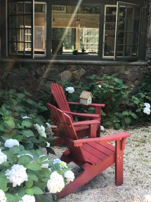 Back sitting area