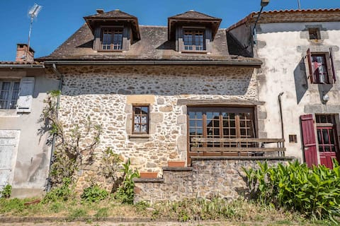 Maison Périgourdine  14 people with pool