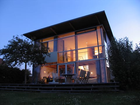 Glass house directly on the shore of Lake Müritz