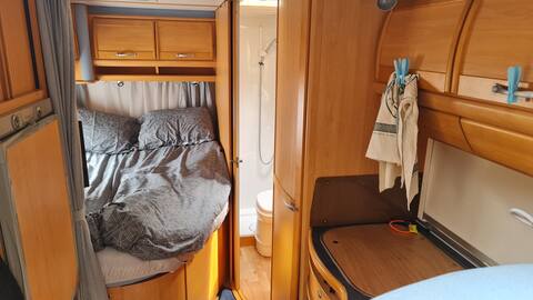 Delightful 1 bed motorhome with full facilities