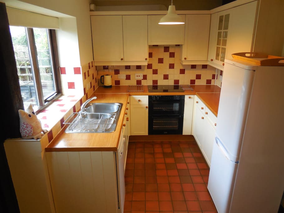 Fully equipped kitchen/diner with fridge /freezer and dishwasher