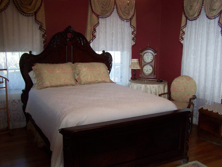 Roseville Bed and Breakfast Preston Room Bed and breakfasts for