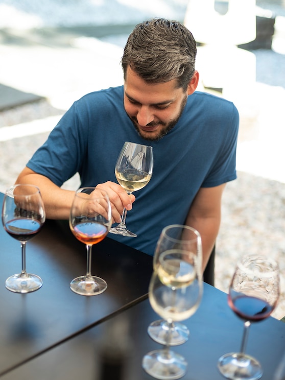 Teljes képernyős, a házigazda által biztosított kép megjelenítése