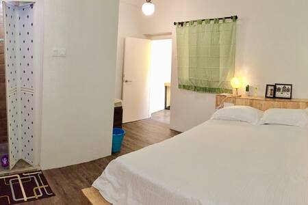 Simple Room Private Bath @Ground Floor @Kimberley