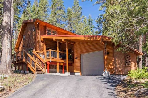 Alpine Log Cabin pets, snowshoes, canoe SUP