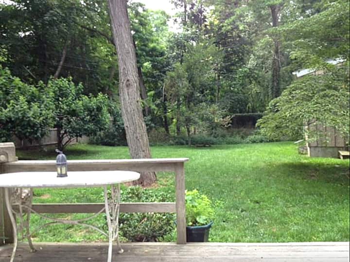 Walk to Ocean Beach! 1.4mi to EH/AmagansettVillage