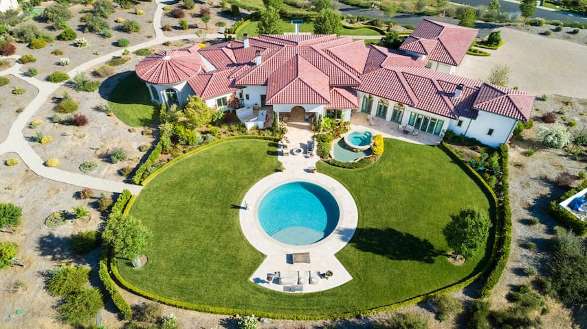 Breathtaking Villa close to Malibu