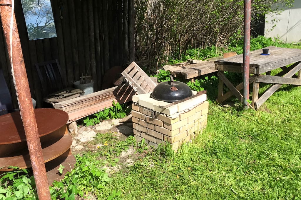 Place to grill and chill near sauna.