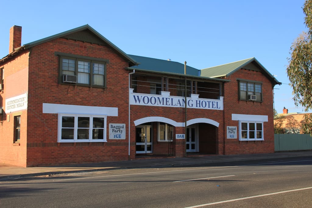 The Woomelang Hotel