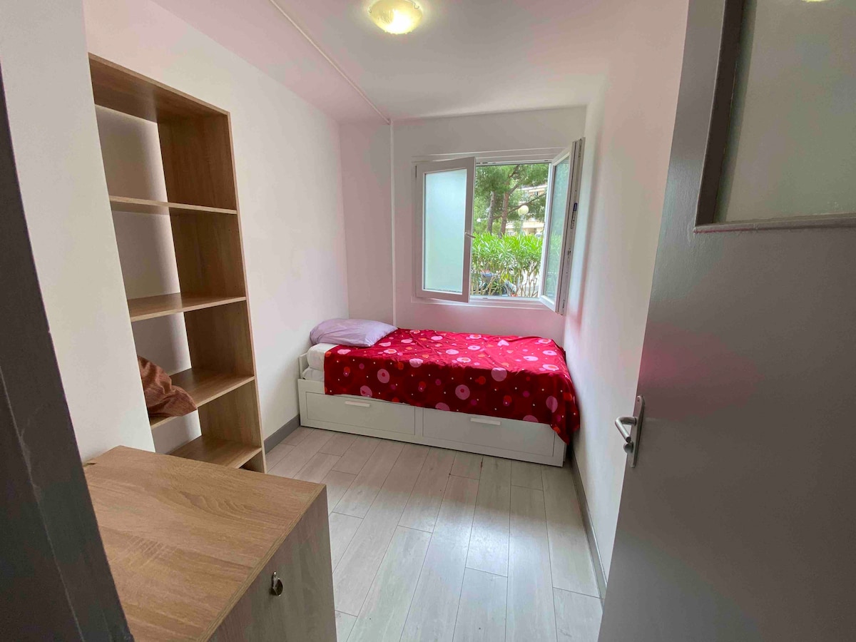 Ერთადგილიანი საწოლი დედოფლად გარდაიქმნება