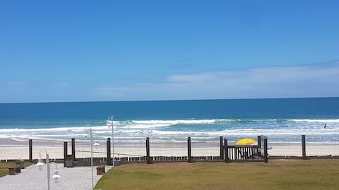Sandfoot overlooking the sea in Ingleses