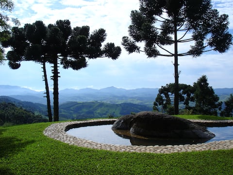 Refúgio com Vista e Cachoeiras no Alto Mantiqueira