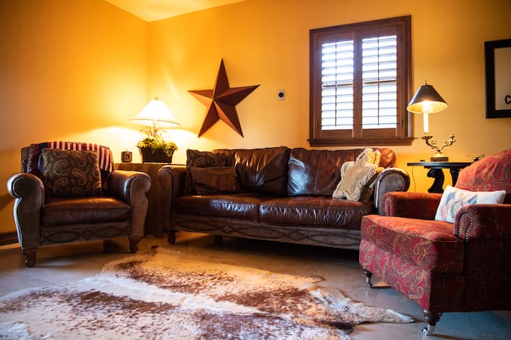 Patio Cottage Rockin Star Ranch Cottages For Rent In Brenham Texas United States