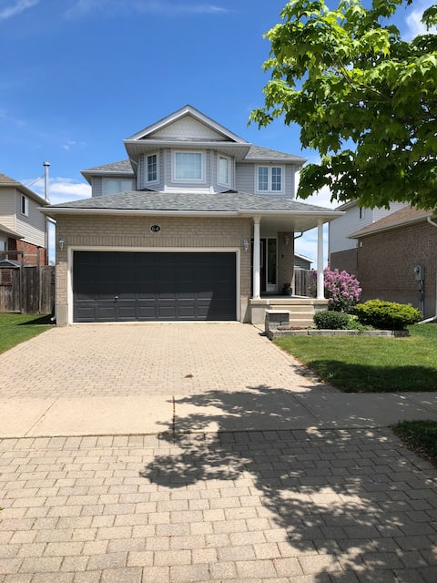 Entire home (private) with spacious backyard