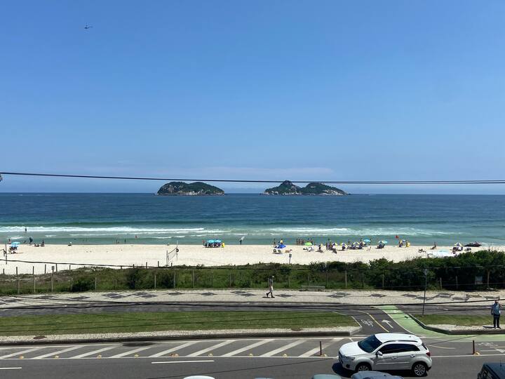 Condominium with excellent location in Barra Condominiums for Rent in