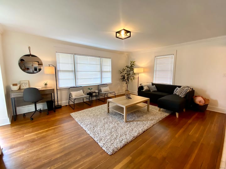 Bright, Fully-renovated 4 Bedroom House-cozy Beds! - Muscle Shoals, AL