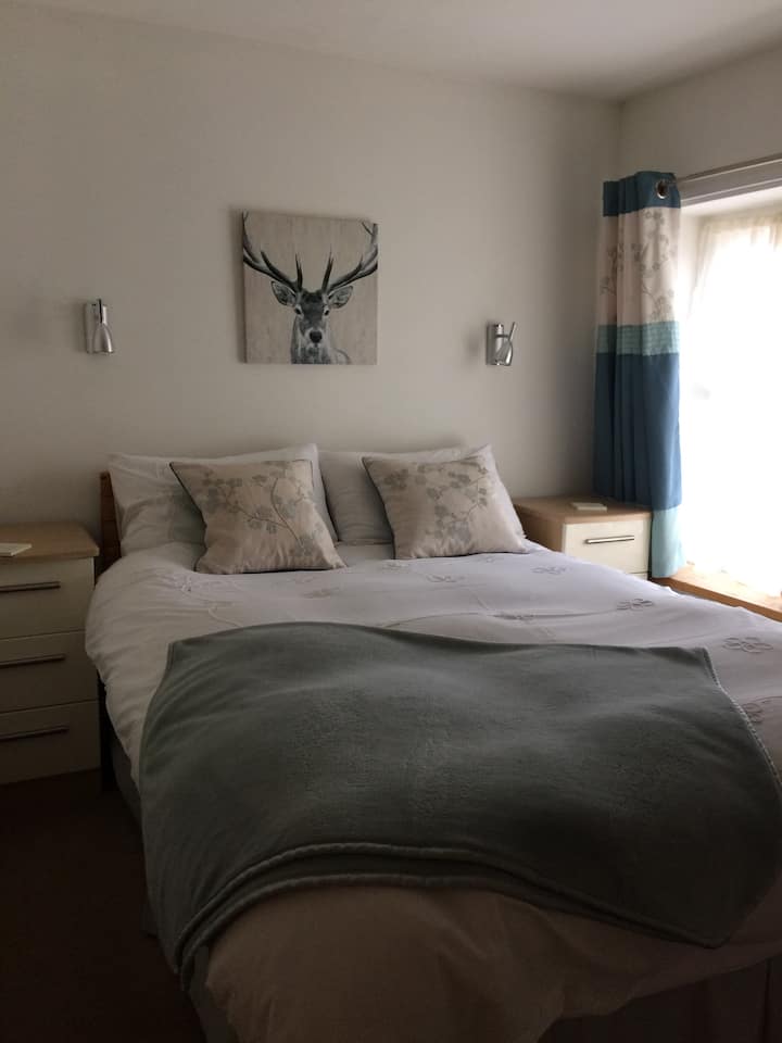 Спалня с двойно легло и матрак с мемори пяна