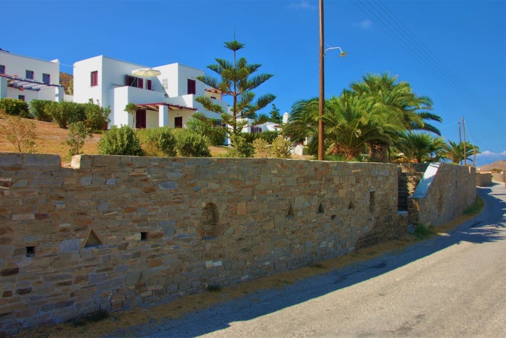 External wall Playera bungalows