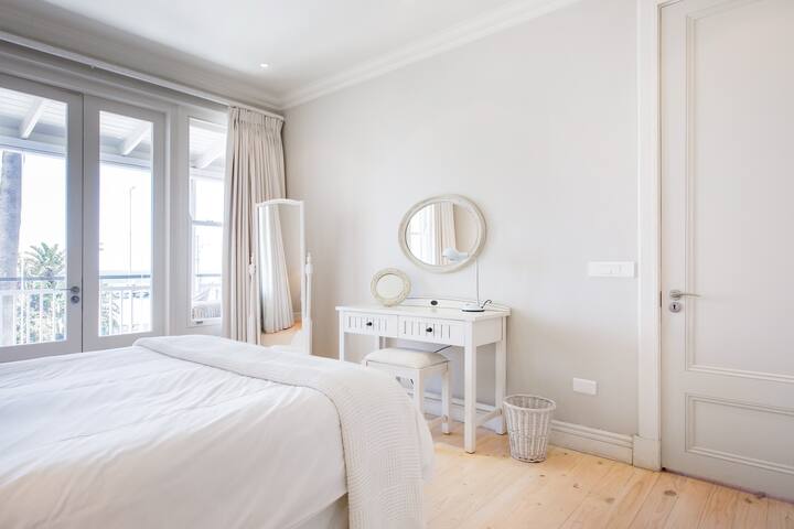 Harbour View Cottage with Enclosed Porch, Kalk Bay gallery image 3