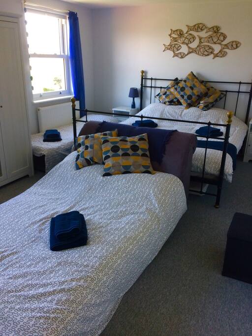 Super king size bed, sofa bed and guest bed