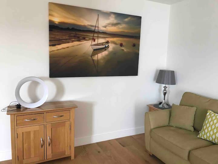 Huge Modern House In Newchurch Nr Sandown - Isle of Wight